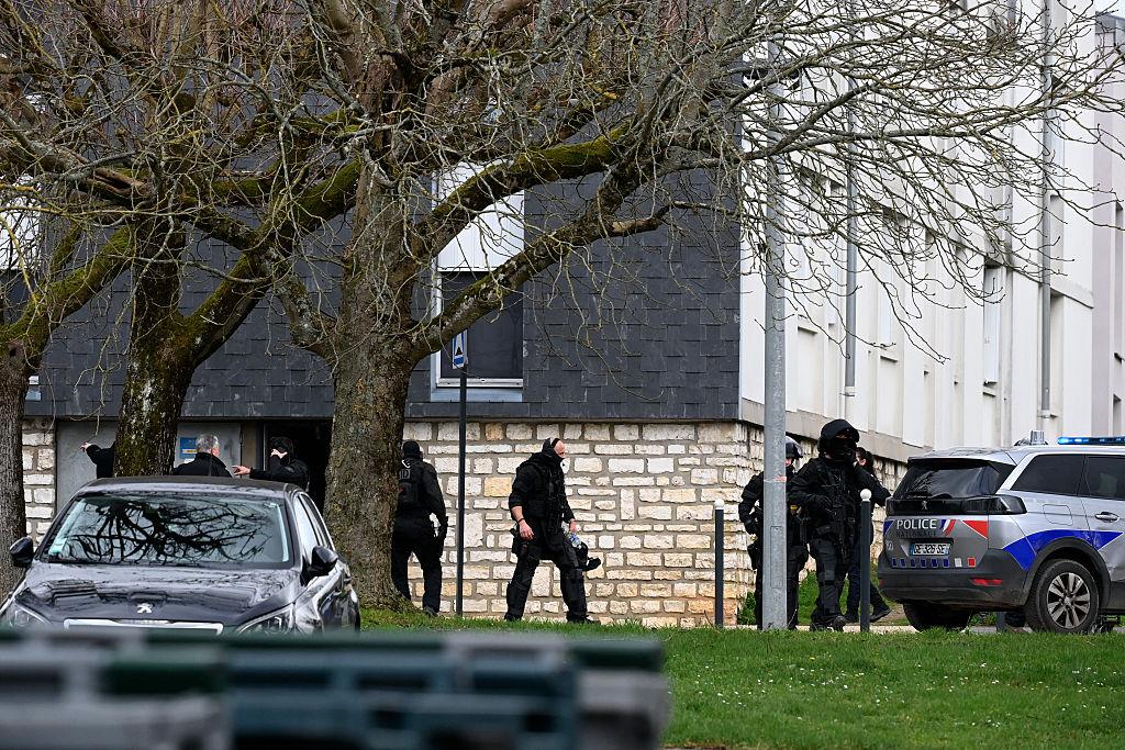 Intervention du RAID à Saint-Denis : un homme interpellé après des menaces d'attentat — Faits Divers